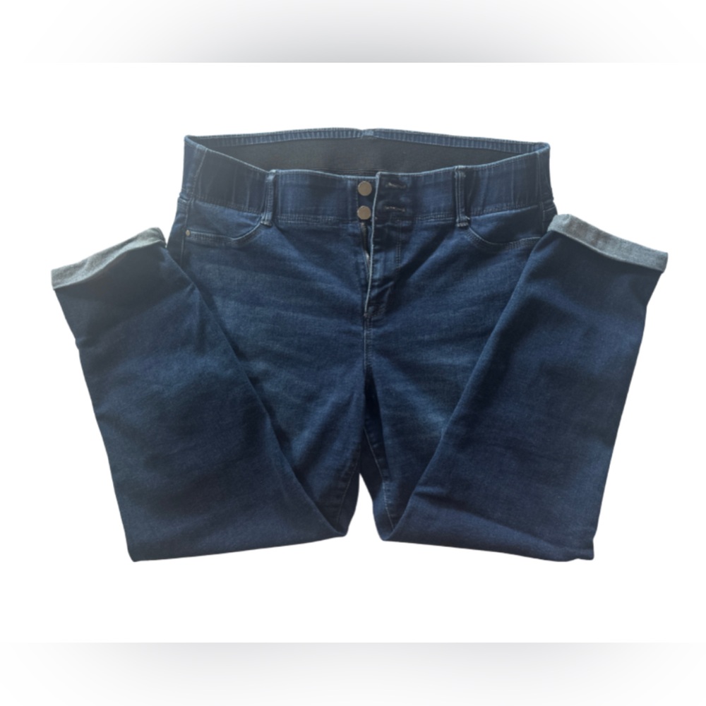 APT. 9 Women’s Capri Jeans Dark Wash